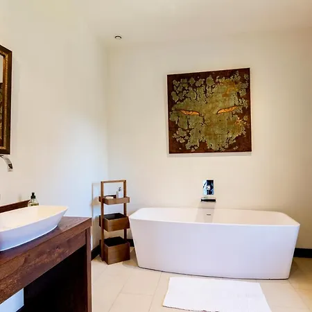 Sleeps 12 Pool Air Con Wifi *